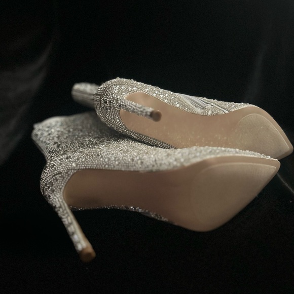 Women’s Rhinestone Shoes Size 7 NWT SOLD OUT - Picture 10 of 16